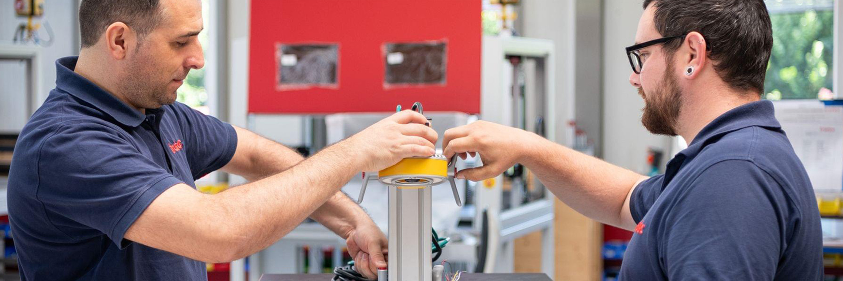 Industrial solutions for production lines and mechanical engineering