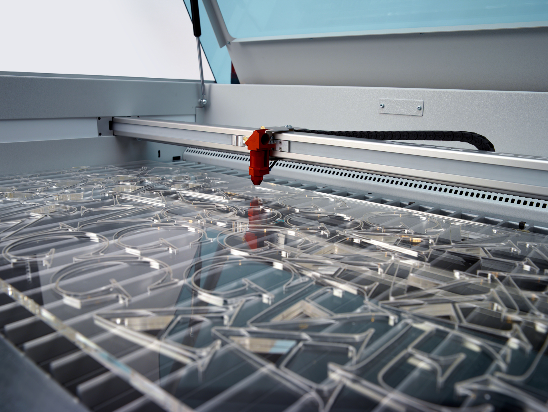 A comparison of different cutting technologies