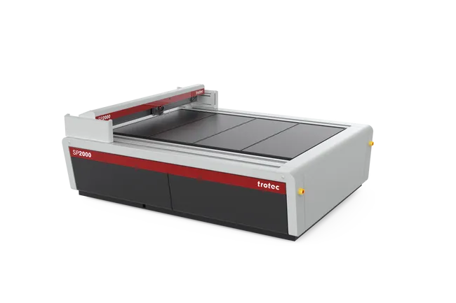 Cortadora láser Trotec SP2000 CO₂ diseñada para aplicaciones de corte por láser de gran formato.