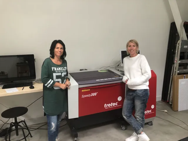 one-stop-shop for original & authentic signs in Amsterdam