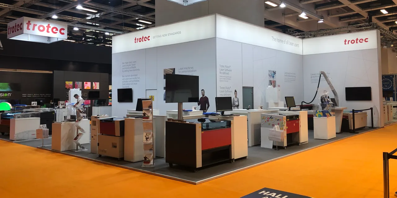 Trotec präsentiert auf der Messe die Lasergravierer der Speedy-Serie und die Ruby Software