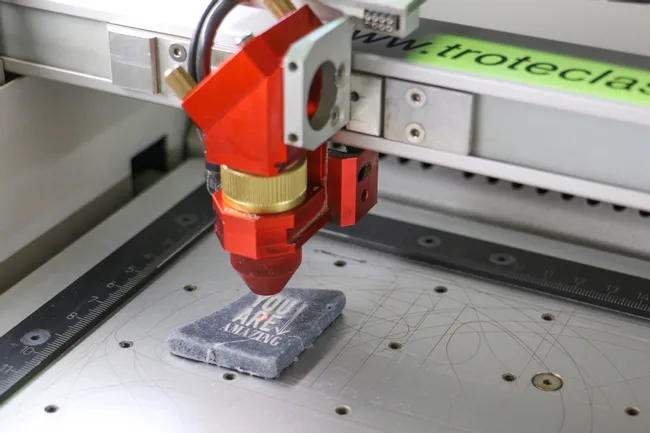 laser-engraver-marble