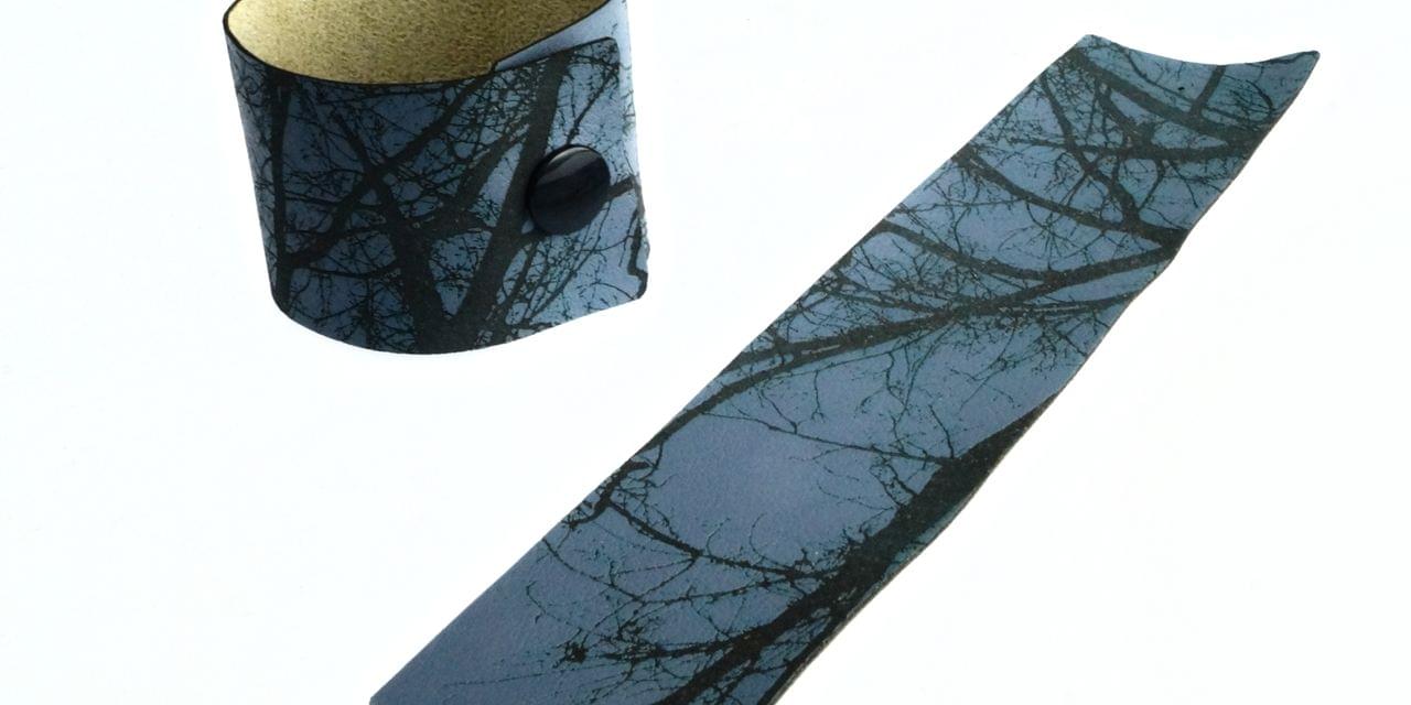 engrave picture on leather bracelet