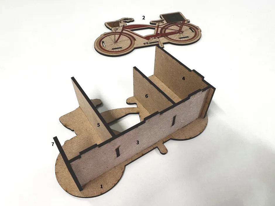 Mit dem Trotec Speedy CO₂ Laserschneider geschnittene MDF Fahrradhalterungsteile