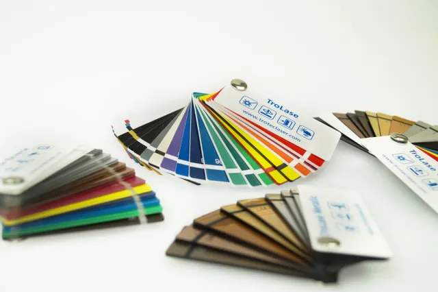 Échantillons de couleurs TroLase pour les applications de gravure et de découpe laser de Trotec