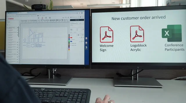 Il software Trotec Ruby sta preparando il lavoro di incisione laser per il logoblock in acrilico e il cartello di benvenuto.