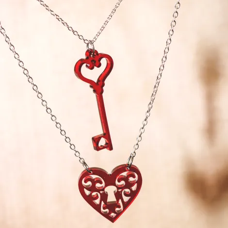 アクリルをレーザー加工して作ったバレンタインデー用ネックレス・チャーム