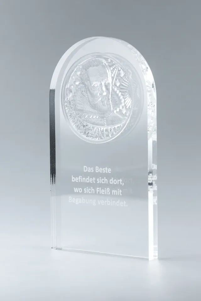 Grabado en relieve en acrílico