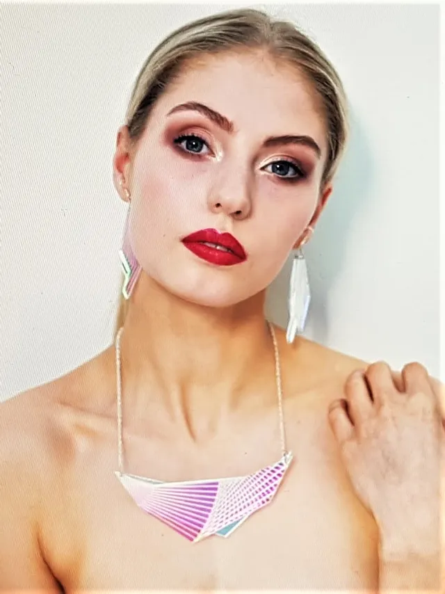 Laser cutting jewellery obscenerie