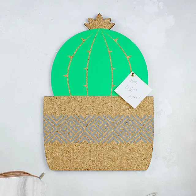 Met laser gegraveerd memobord van kurk