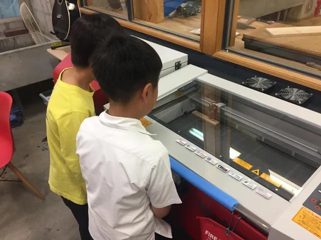 玉川学園：レーザー加工機を使った授業
