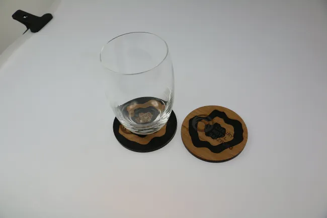 corte láser de posavasos de madera
