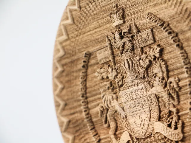 precise-relief-engraving-wood