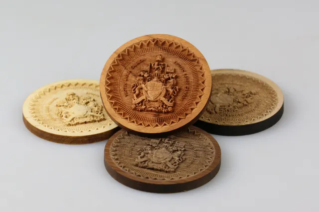 laser-engraving-relief-wood