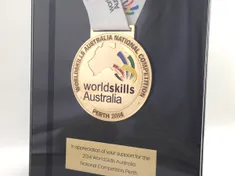 Lasergraveerplaat met medaille van WorldSkills Australia 2014 met behulp van Trotec-lasertechnologie
