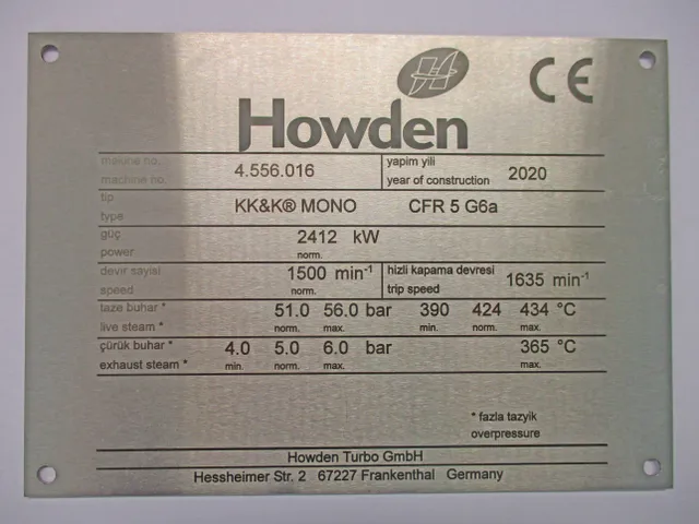 Metallschild mit Maschinendaten, graviert mit der Laserbeschriftungstechnologie von Trotec