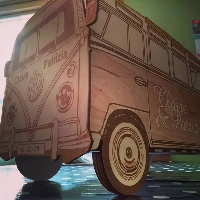 Autobús vw de madera grabado y cortado con láser