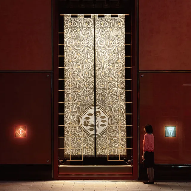 モダンなインテリアに映える複雑な模様の大型レーザーカット装飾パネル