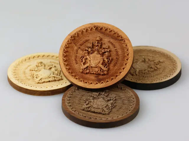 laser-engraving-relief-wood