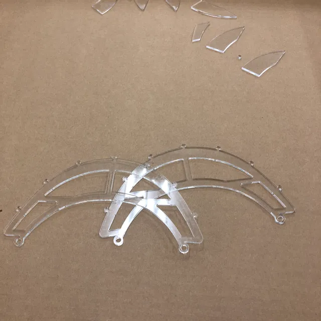 レーザーカットしたアクリルフレーム：兵庫県立姫路工業高等学校