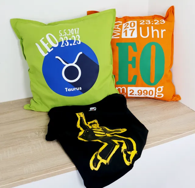 Almohadas y camisetas personalizadas con vibrantes estampados creados con la máquina de grabado láser Trotec