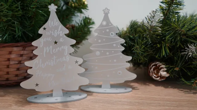 トロテック・SpeedyシリーズCO₂レーザー彫刻機でレーザーカットしたアクリルクリスマスツリー