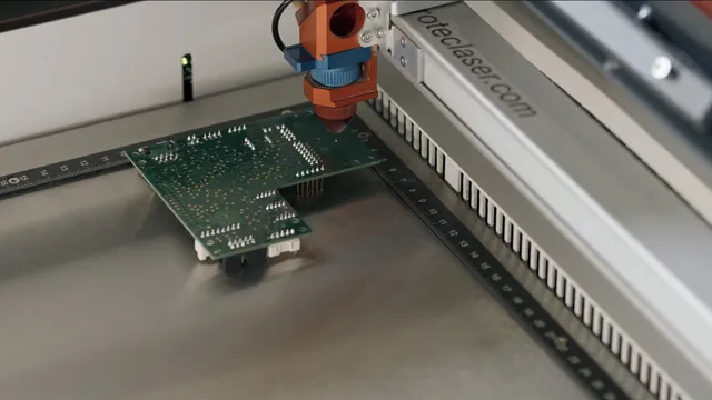 Trotec Laserschneider graviert elektronische Leiterplatten mit hoher Präzision